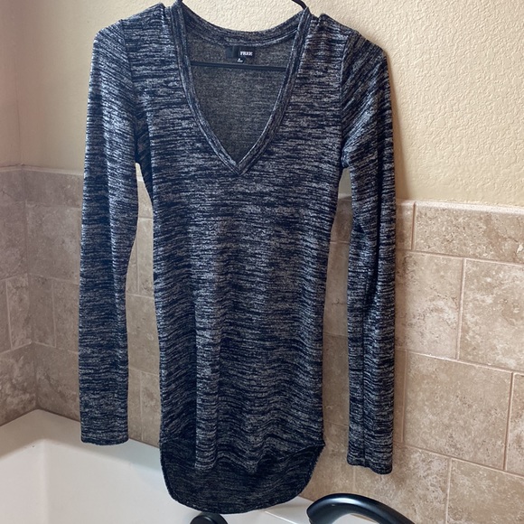 Wilfred Free Luma Open Back Long Sleeve Top - Picture 2 of 6